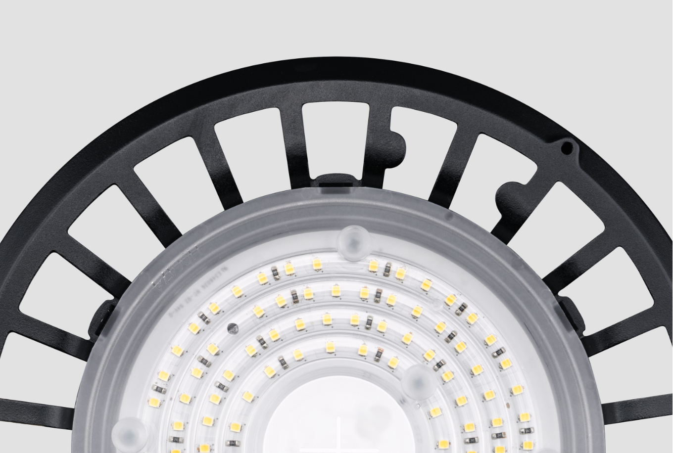 Toughbay Pro 60°, 90° and 120° beam angle options Toughbay™ Pro is available in 60°, 90° and 120° beam angle options, ensuring suitability for a wider variety of applications, whether it be racking, aisles or open plan areas.