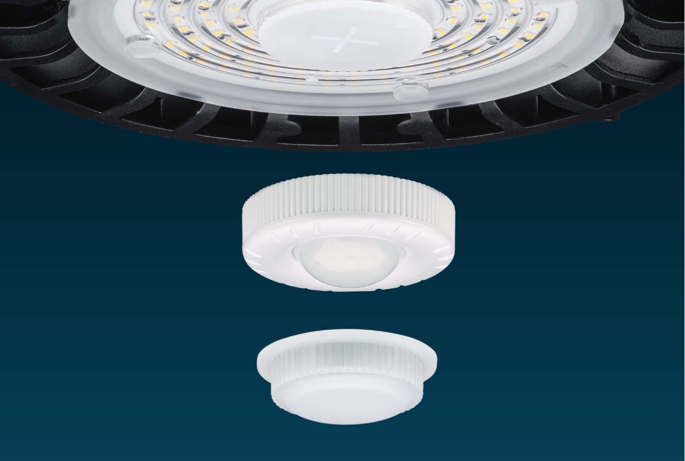 Toughbay Pro IP65 plug and play PIR and microwave dim sensing modules Plug and play sensing modules allow standard Toughbay™ Pro fittings to be easily adapted into microwave and PIR sensing options. The secure bung connection ensures the IP65 rating is maintained.